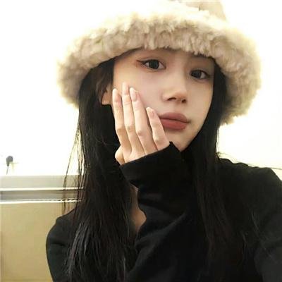 骑自行车的女人